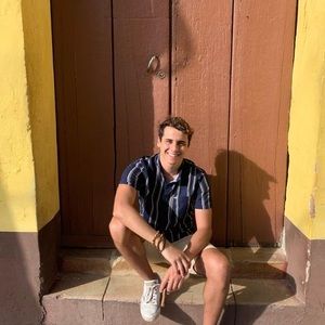 Meet your Posher, Adam